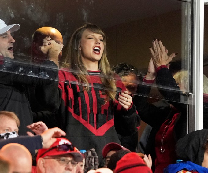 Taylor Swift at Travis Kelce’s Games: Photos of Her Cheering Him On